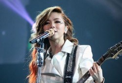 邓紫棋吃瓜小表妹视频,邓紫棋与“吃瓜小表妹”视频幕后故事揭秘