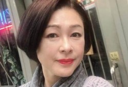 54岁阿姨视频吃瓜,揭秘日常生活中的欢乐瞬间