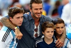 贝克汉姆吃瓜现场视频在线观看,趣味瞬间，巨星也爱接地气