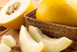 润雪蜜瓜怎么吃才好吃视频,视频教你轻松享鲜甜