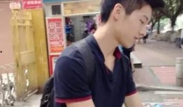 帅哥地摊吃瓜视频下载,帅哥挑战网红瓜果，下载视频见证美味瞬间