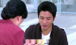 吃瓜大叔大妈和帅哥视频,吃瓜大叔大妈与帅哥的欢乐视频大揭秘