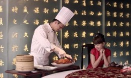 扫地阿姨吃瓜视频播放