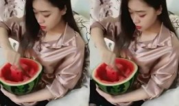 女人吃酸瓜视频
