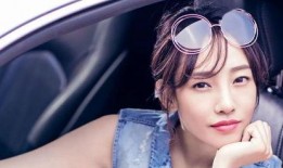 白衫妹河水吃瓜的视频,揭秘网红美食背后的故事