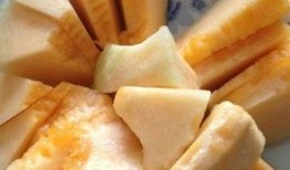 牛吃哈密瓜视频,趣味视频萌翻网友