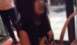 香港吃瓜女生跪地免费视频,真相与争议全解析