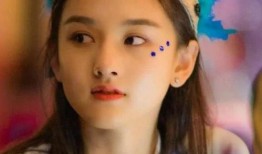 宋祖儿吃红瓜视频,甜蜜瞬间引网友热议