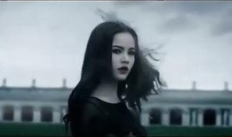 美女吸血鬼吃瓜图片视频,神秘事件背后隐藏的秘密