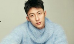 黄景瑜吃巨瓜视频,趣味横生吃播引网友热议