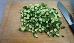 哪些瓜的藤可以吃呢视频,哪些瓜的藤能成为餐桌佳肴