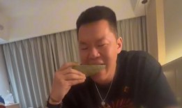 杰哥用大号吃瓜视频