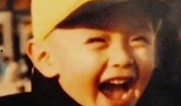 最近演员吃瓜视频播放