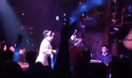 酒吧跳舞吃瓜事件真相视频,真相视频曝光背后的惊人内幕