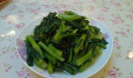 瓜妈大姐吃炒青菜视频,家常美味尽在这一盘