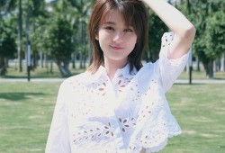 白衫妹河水吃瓜的视频,揭秘网红美食背后的故事