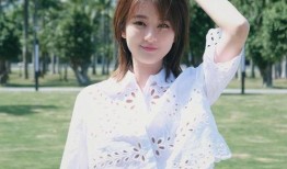 白衫妹河水吃瓜的视频,揭秘网红美食背后的故事