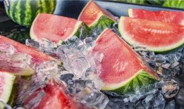 龙牙吃瓜现场视频,揭秘明星幕后趣事