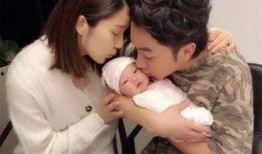 夫妻打闹女儿吃瓜视频,女儿成“吃瓜群众”，温馨家庭瞬间曝光