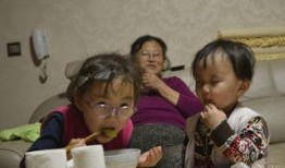 大欢女儿吃瓜视频大全免费观看,免费观看，笑料连连