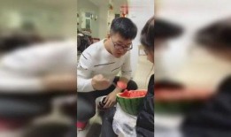 吃瓜的男人视频,视频背后的故事与启示