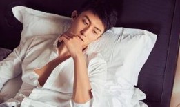 黄景瑜吃巨瓜视频,趣味横生吃播引网友热议