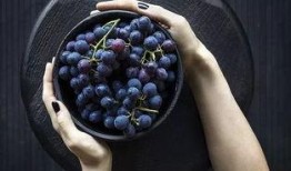 宝宝吃葡萄瓜视频,甜蜜滋味满满