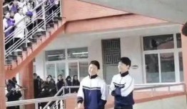 女子拍摄学院 吃瓜视频,揭秘校园生活幕后真相