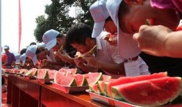 吃瓜比赛视频开头幼儿园,萌娃欢乐秀，瓜果飘香童年