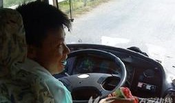 拉瓜司机吃西瓜视频,视频走红网络