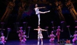 杂技演员吃瓜视频,杂技演员挑战极限吃瓜秀