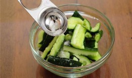 广东泡椒吃瓜制作视频,酸辣鲜香，夏日消暑新宠