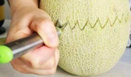 吃翡翠哈密瓜好吗视频,美味与营养的双重享受