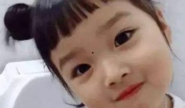 吃瓜女孩拍墙表情包视频,趣味横生的短视频盛宴