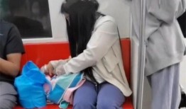 女子地铁吃瓜视频大全下载