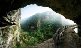 张家界爬山吃瓜视频大全,爬山吃瓜，畅享自然乐趣视频集锦