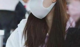 吃瓜群众捂脸戴口罩视频,吃瓜群众表情包走红网络