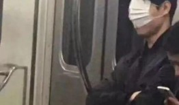 吃瓜群众捂脸戴口罩视频,吃瓜群众表情包走红网络