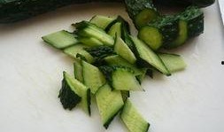 沙瓜能吃吗怎么吃的视频,视频教你轻松开吃