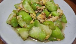 角瓜用不用焯水吃呢视频,烹饪技巧揭秘