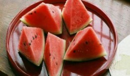 西瓜儿童视频吃瓜,趣味吃瓜，快乐成长