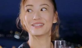 吃瓜碰到女朋友的视频是真的吗,女友视角下的尴尬瞬间