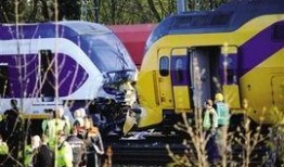 在火车吃荷兰瓜视频大全,美食之旅尽收眼底