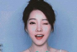 冯提莫直播吃瓜视频,瓜果飘香引网友热议