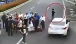 围观吃瓜车祸真相视频,视频还原惊心动魄瞬间